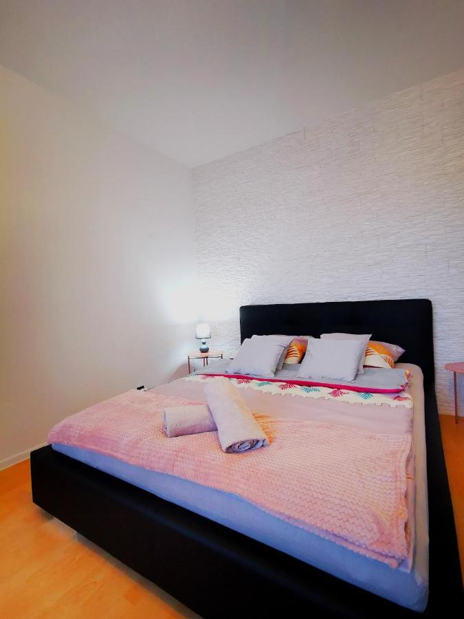 Millenium Apartment Self Check-In Faktura Rzeszow Luaran gambar